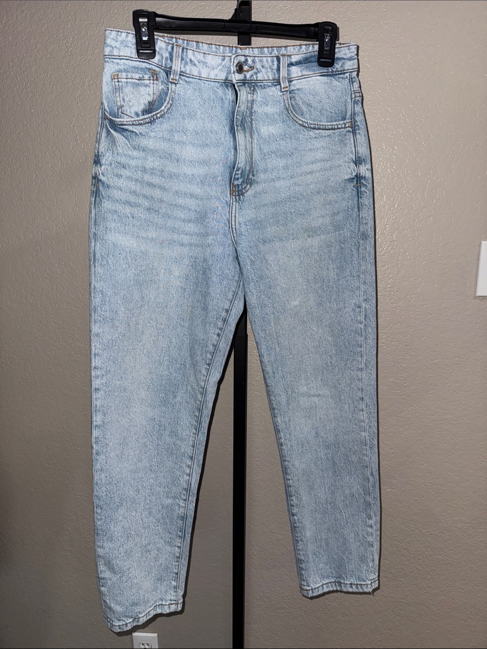 Zara Light Wash Blue Jeans Classic Straight size 8